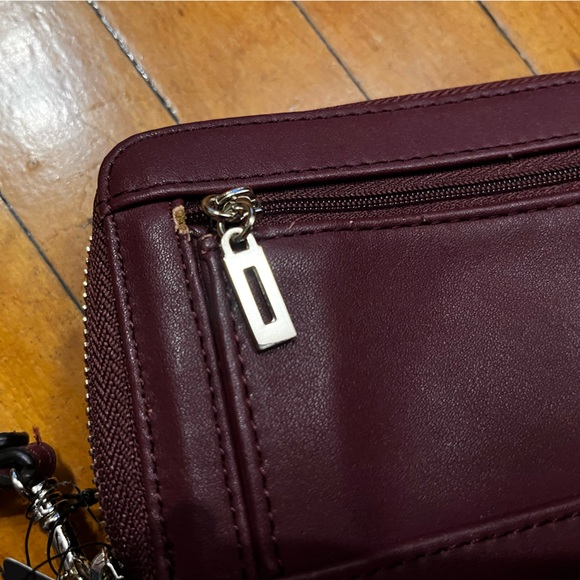 Guess | Faux-Suede And Leather Kingsley Clutch - Picture 8 of 15